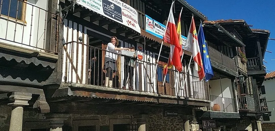 Foto 5 - Los ni&ntilde;os inician con su desfile el carnaval de La Alberca