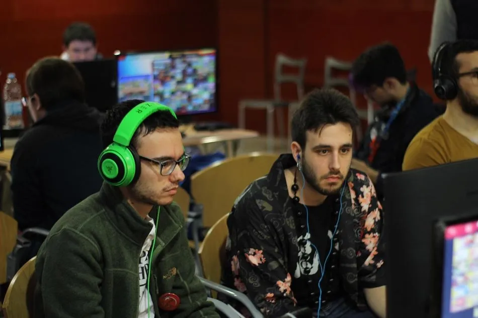 Santiago Baltar (Thorturator) -primero por la izquierda- en plena partida