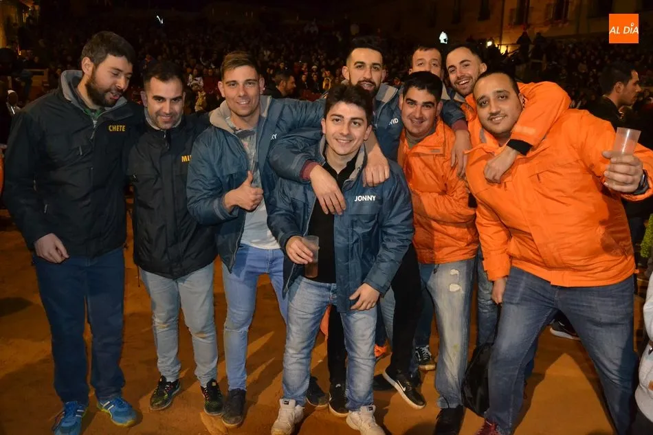 Foto 8 - Adelaida Rodr&iacute;guez abre el fuego de los toros en una noche en la que onde&oacute; la bandera de...