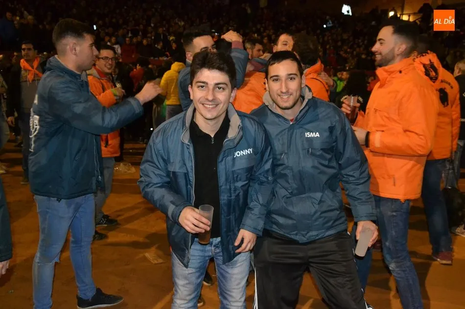 Foto 6 - Adelaida Rodr&iacute;guez abre el fuego de los toros en una noche en la que onde&oacute; la bandera de...