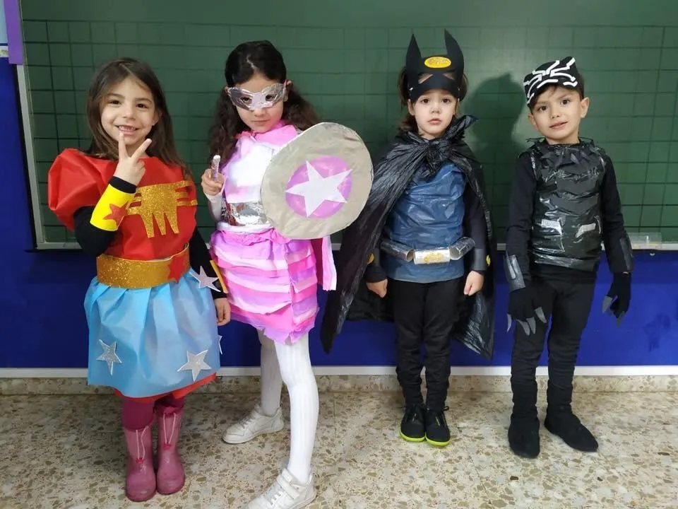 Foto 5 - Divertido festival de carnavales en el Colegio Santa Teresa de Jes&uacute;s