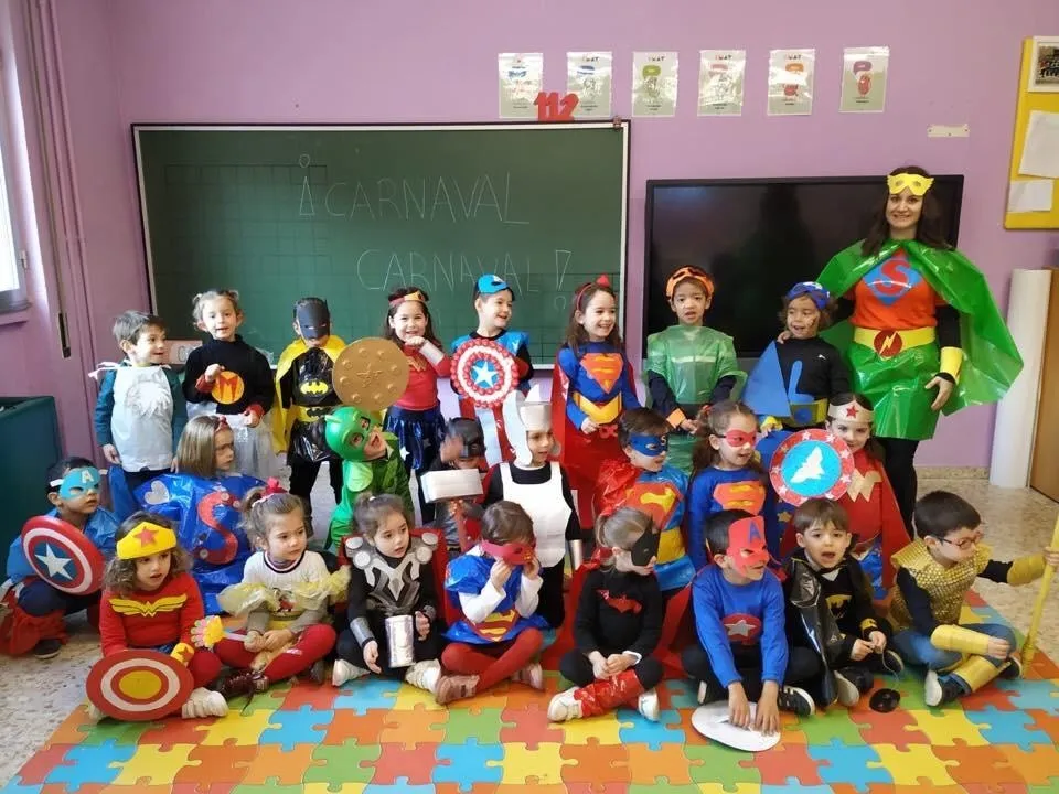 Foto 4 - Divertido festival de carnavales en el Colegio Santa Teresa de Jes&uacute;s