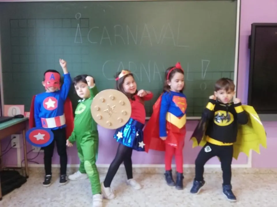 Foto 3 - Divertido festival de carnavales en el Colegio Santa Teresa de Jes&uacute;s