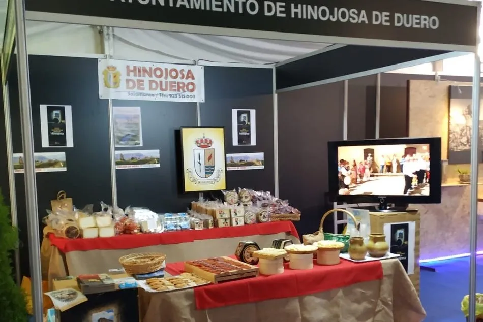Foto 2 - Hinojosa de Duero promociona sus productos en la Feria de las Tradiciones de Pinhel  