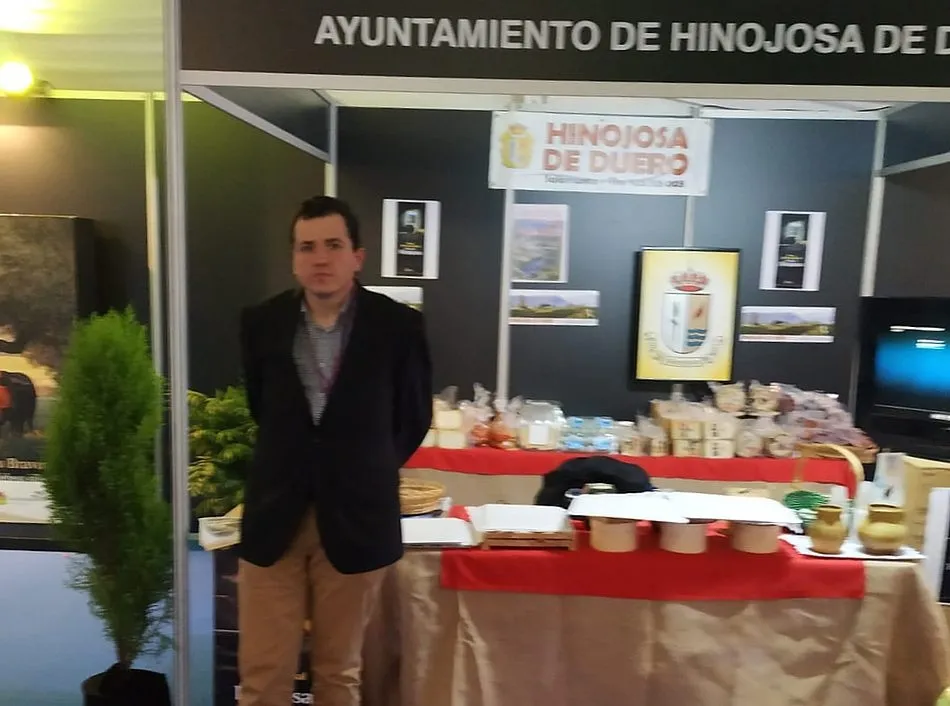 Foto 3 - Hinojosa de Duero promociona sus productos en la Feria de las Tradiciones de Pinhel  