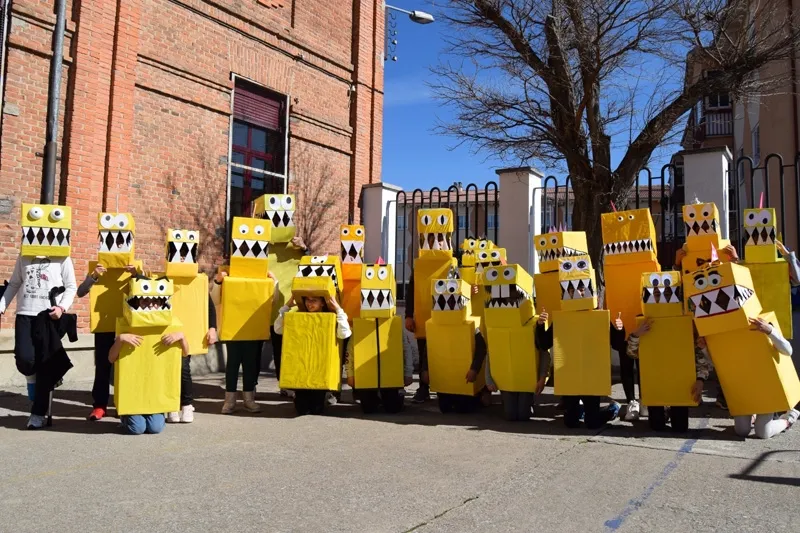 Foto 2 - Divertida fiesta de Carnaval en el CEIP Gloria Fuertes y el colegio Miguel de Unamuno