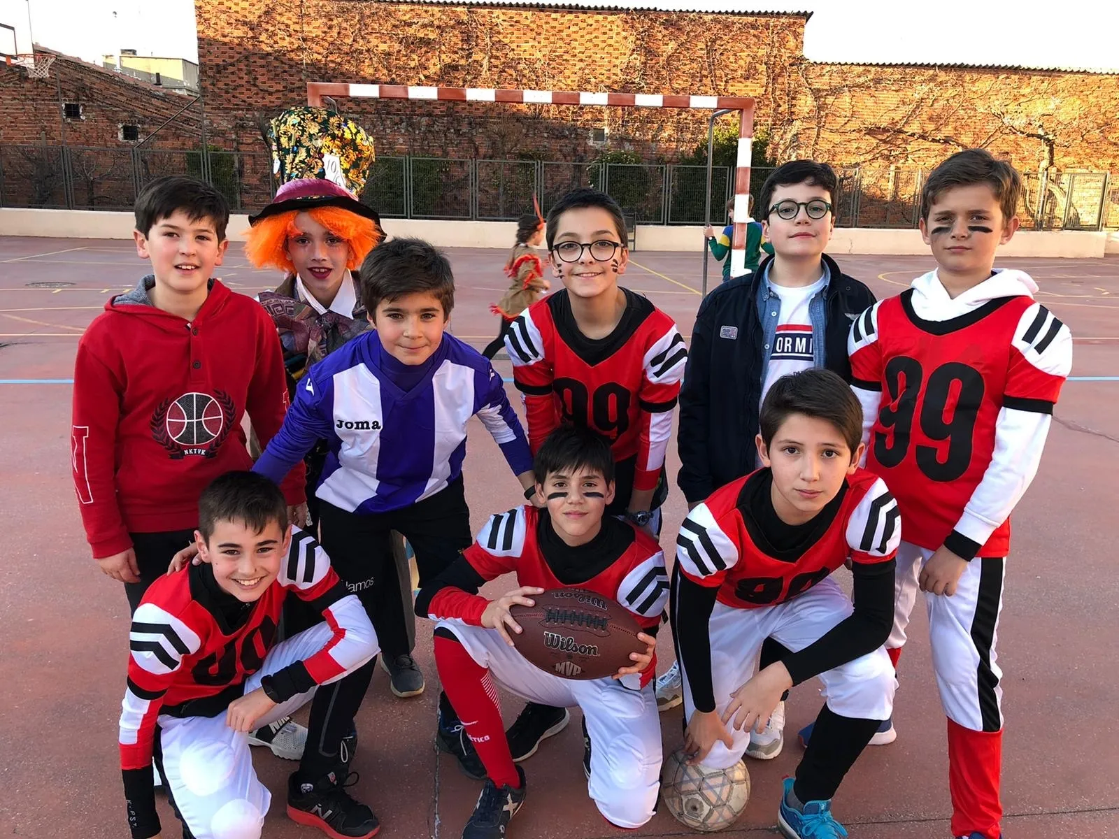 Foto 2 - El Festival Misionero protagoniza un animado Carnaval en el Colegio La Encarnaci&oacute;n