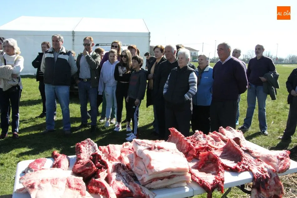 Foto 6 - Tradici&oacute;n y gastronom&iacute;a en la Fiesta de la Matanza de Cerezal de Pe&ntilde;ahorcada  