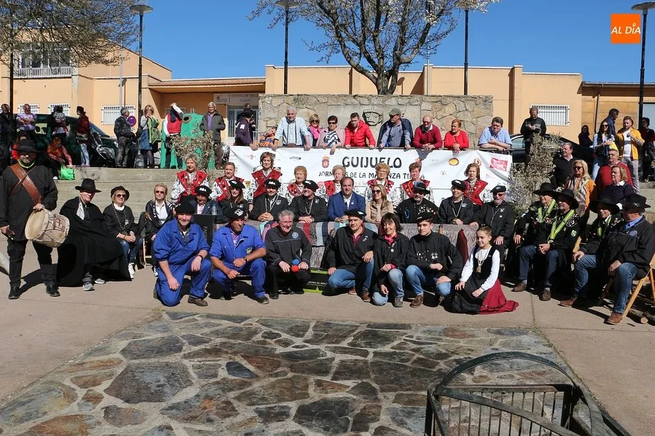 Foto de familia de la última jornada de matanza típica en Guijuelo 2020