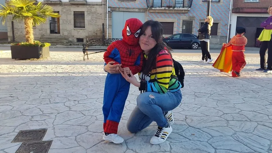 Foto 5 - Peque&ntilde;os y mayores protagonizan un animado Carnaval en Barruecopardo  