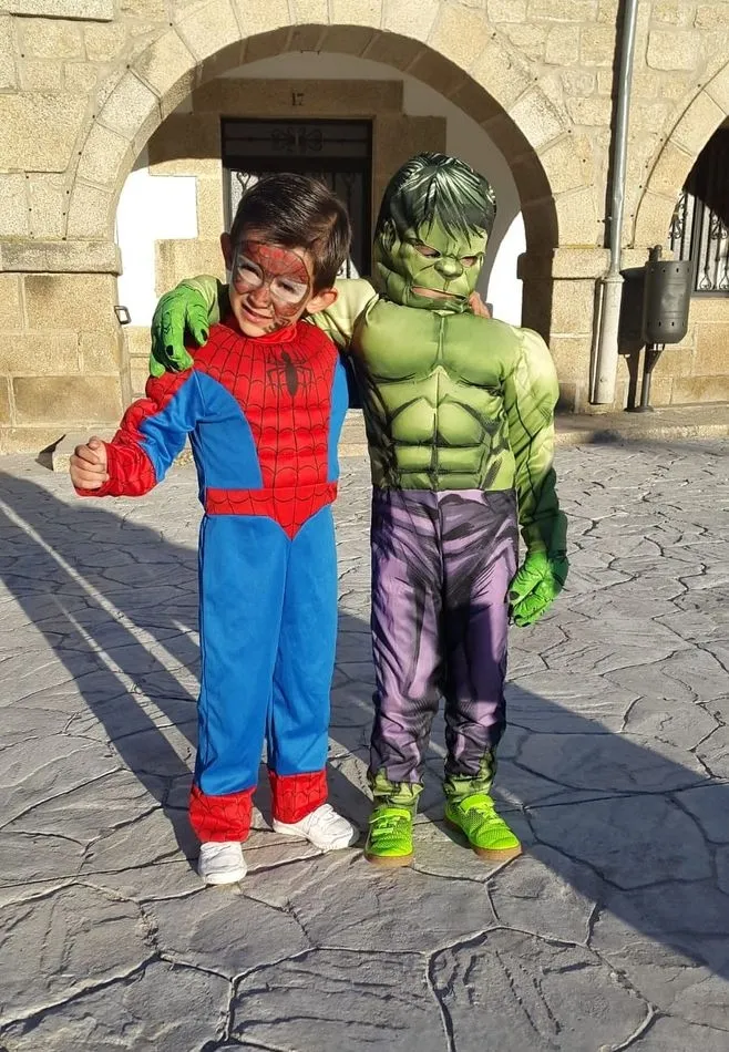 Foto 3 - Peque&ntilde;os y mayores protagonizan un animado Carnaval en Barruecopardo  