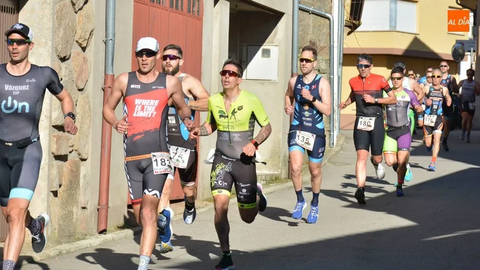 Foto 3 - Fernando Moreno y Marta Rodr&iacute;guez triunfan en el I Duatl&oacute;n &lsquo;Villa de Lumbrales&rsquo;