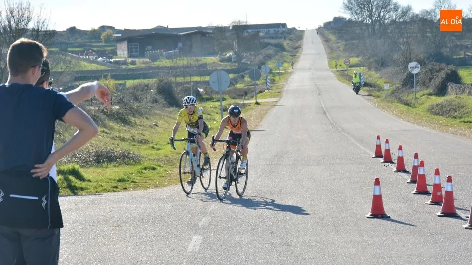 Foto 2 - Fernando Moreno y Marta Rodr&iacute;guez triunfan en el I Duatl&oacute;n &lsquo;Villa de Lumbrales&rsquo;