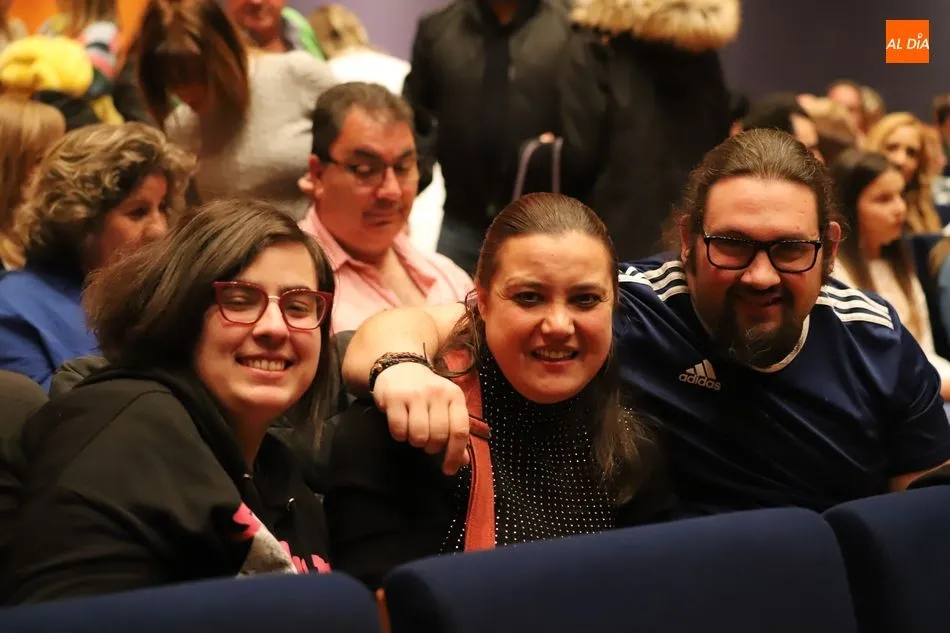 Foto 3 - El Arrebato se gana al p&uacute;blico salmantino en la presentaci&oacute;n de su nuevo trabajo &lsquo;Abrazos&rsquo;