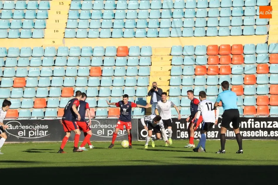 Foto 11 - El filial del Salamanca UDS cae por la m&iacute;nima con el Bembibre (0-1)
