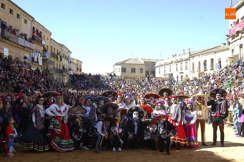 EL espíritu carnavalero se hace notar en la calle/ Foto: Adrián M. Pastor
