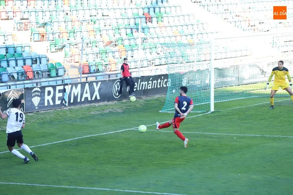 Foto 10 - El filial del Salamanca UDS cae por la m&iacute;nima con el Bembibre (0-1)