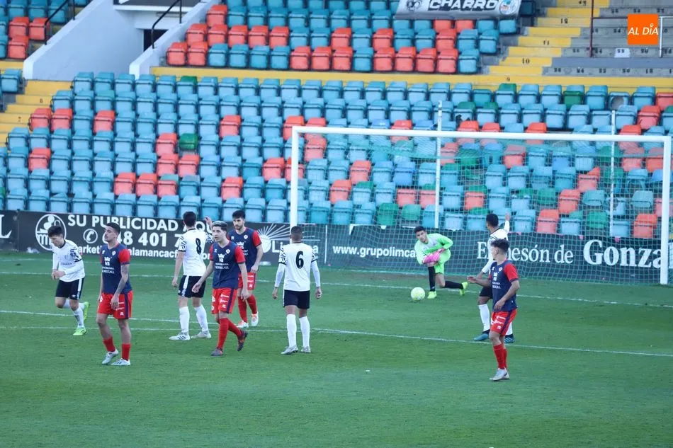Foto 5 - El filial del Salamanca UDS cae por la m&iacute;nima con el Bembibre (0-1)