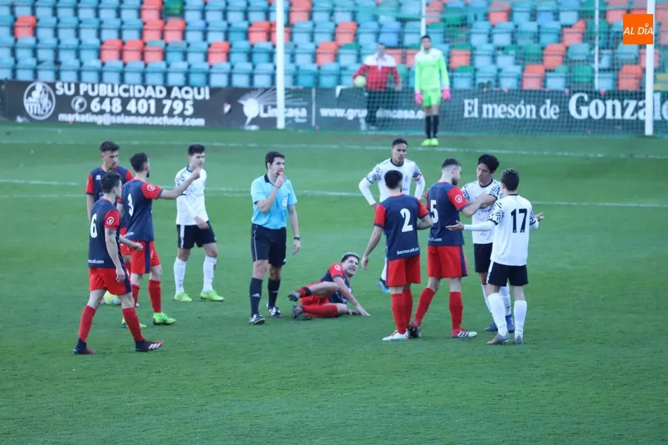Foto 3 - El filial del Salamanca UDS cae por la m&iacute;nima con el Bembibre (0-1)