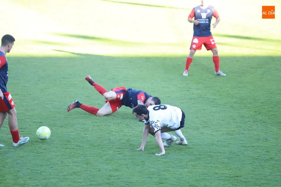 Foto 2 - El filial del Salamanca UDS cae por la m&iacute;nima con el Bembibre (0-1)