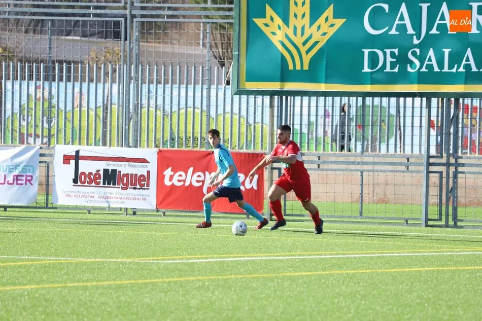 Foto 8 - El Navega vive su Carnaval a ritmo de goles ante la UVA (8-0)