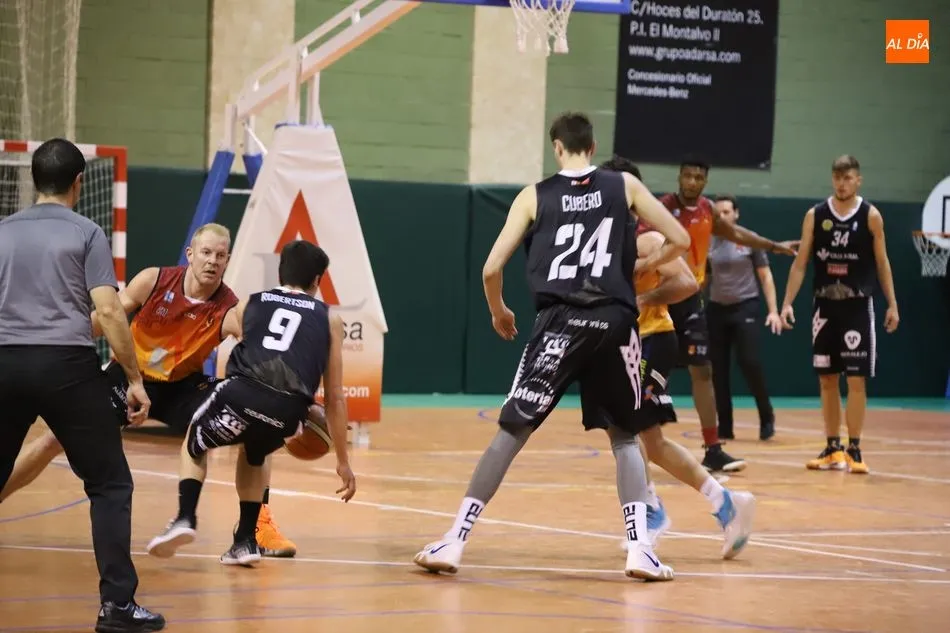 Foto 8 - Holgadas victorias en casa del Aquimisa Carbajosa y el CB Tormes