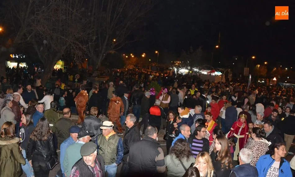 Foto 11 - Memorable jornada de S&aacute;bado de Carnaval con la ciudad totalmente abarrotada  