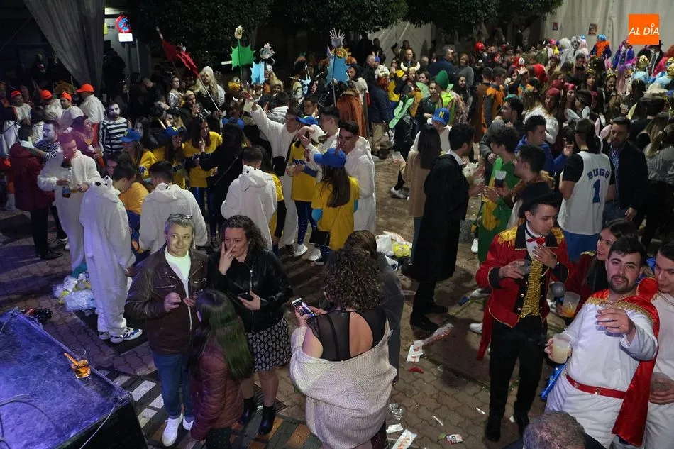 Foto 9 - Los genios de la l&aacute;mpara triunfan en el concurso del carnaval de Guijuelo