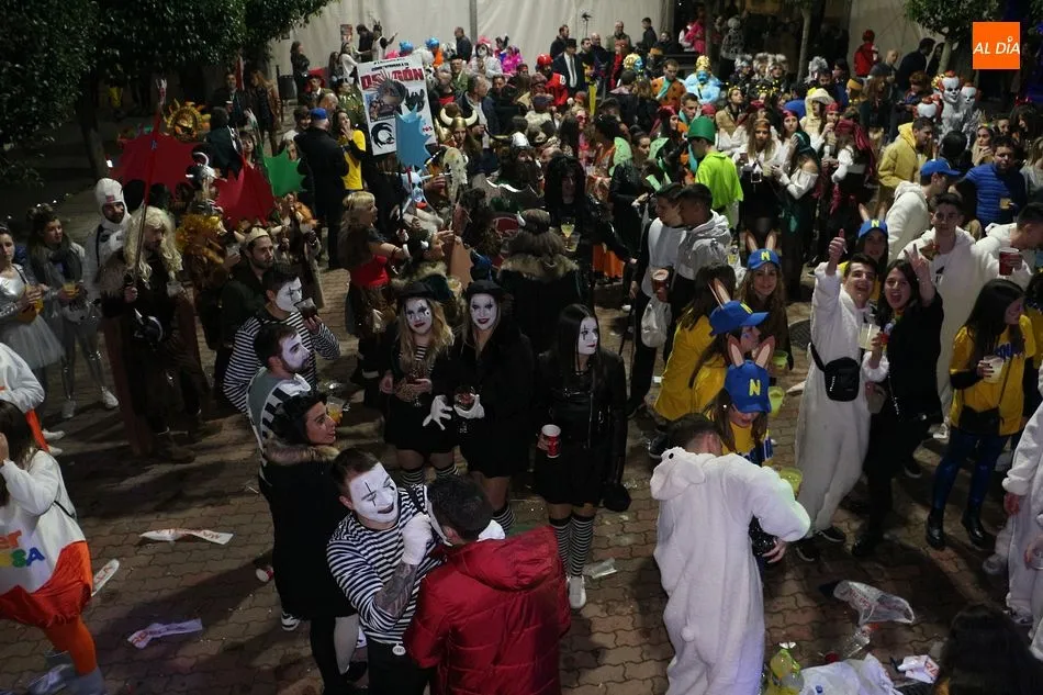 Foto 7 - Los genios de la l&aacute;mpara triunfan en el concurso del carnaval de Guijuelo