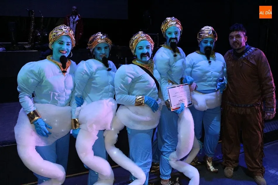 Foto 2 - Los genios de la l&aacute;mpara triunfan en el concurso del carnaval de Guijuelo