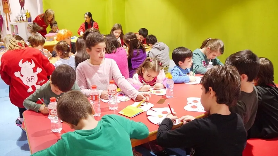 Foto 8 - Creativos talleres infantiles para celebrar el Carnaval en el CC El Tormes