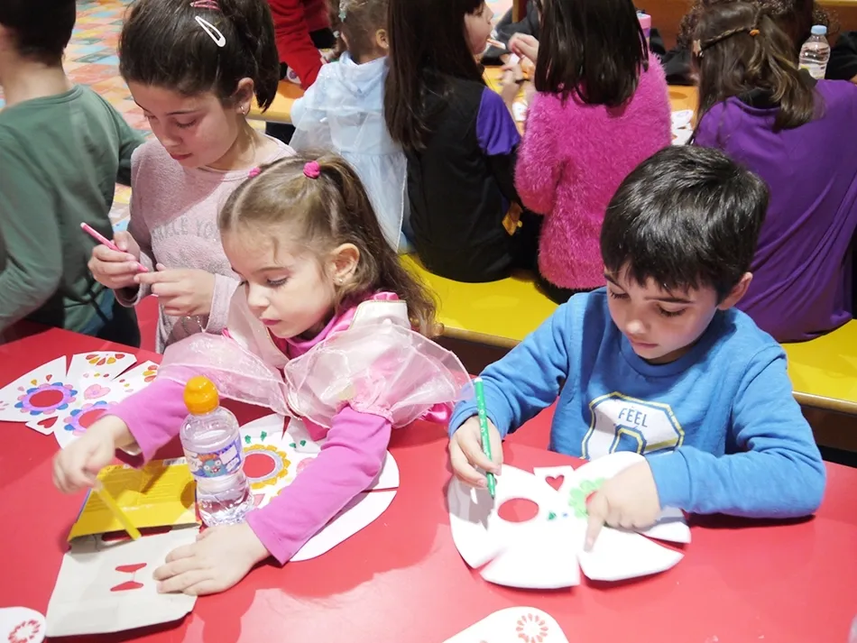 Foto 3 - Creativos talleres infantiles para celebrar el Carnaval en el CC El Tormes