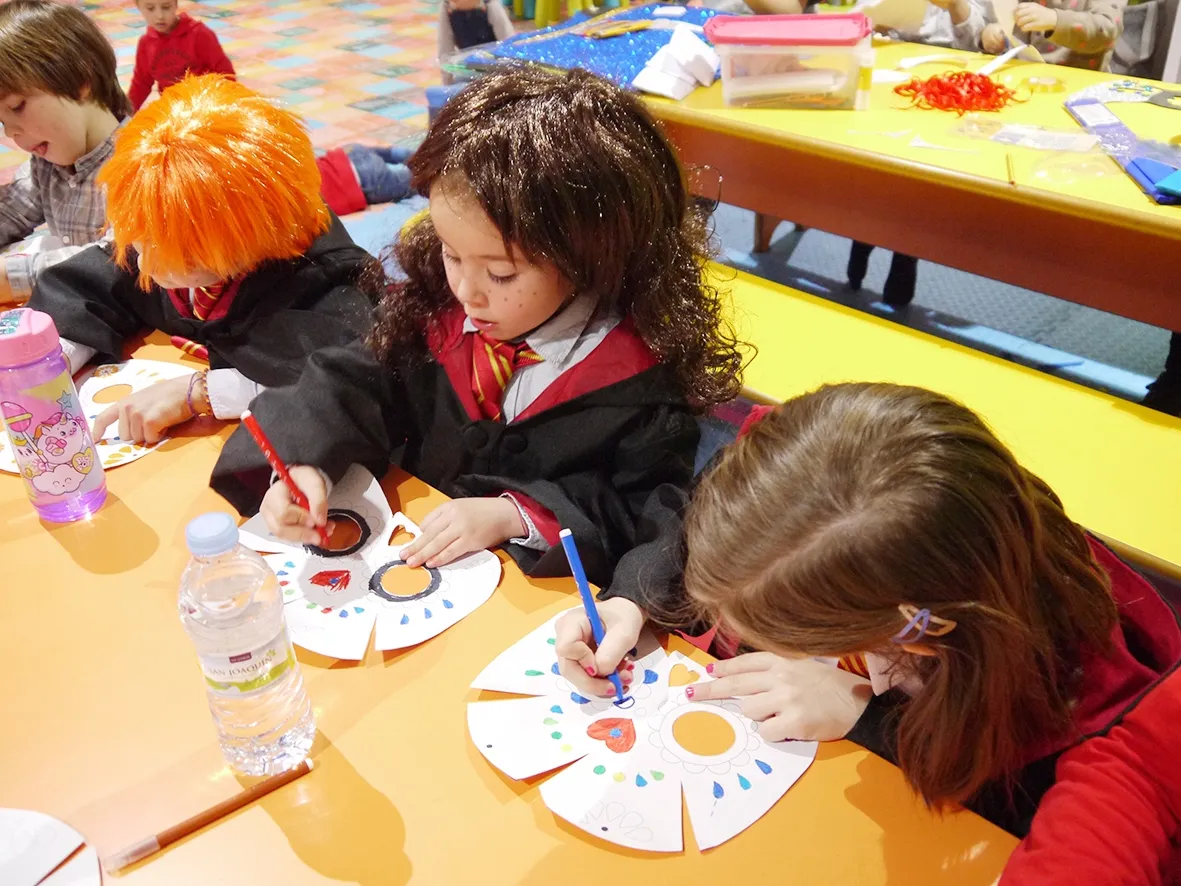 Creativos talleres infantiles para celebrar el Carnaval en el CC El Tormes