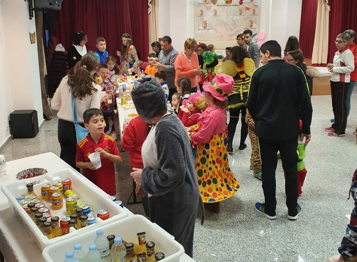 Foto 2 - Valdelosa disfruta el s&aacute;bado a ritmo de carnaval