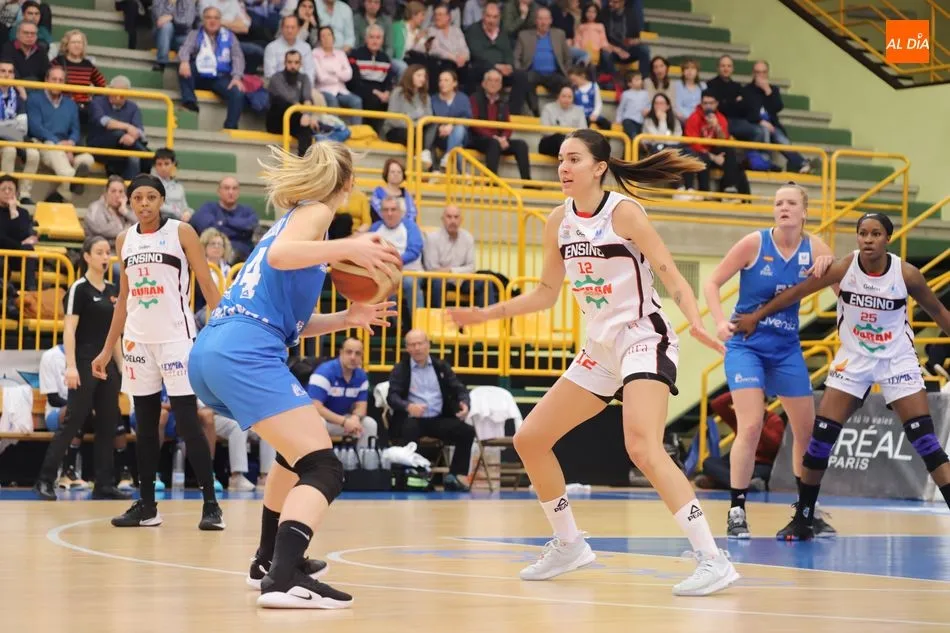 Foto 6 - F&aacute;cil victoria de Perfumer&iacute;as Avenida frente a Ensino Lugo (80-50)