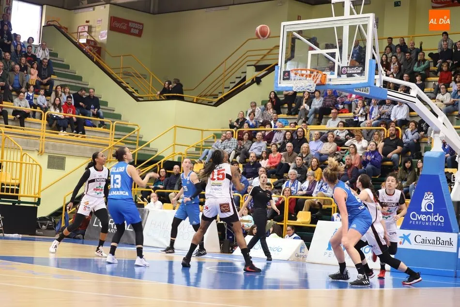 Foto 2 - F&aacute;cil victoria de Perfumer&iacute;as Avenida frente a Ensino Lugo (80-50)