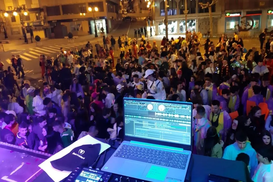 Foto 6 - DJ Fran L&oacute;pez AV relata como transcurri&oacute; la noche de ayer en la que estren&oacute; temporada 2020