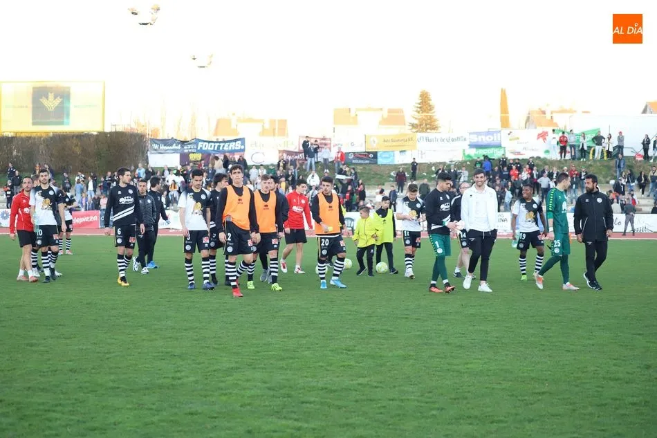 Foto 9 - Intensidad, pol&eacute;mica y reparto de puntos en un nuevo derbi charro (1-1)