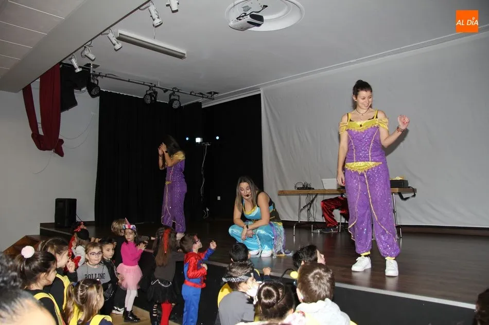 Foto 5 - Original y participativo pasacalles de Carnaval en Castellanos de Moriscos
