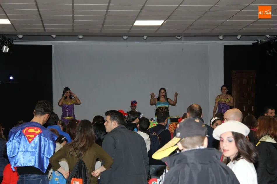 Foto 3 - Original y participativo pasacalles de Carnaval en Castellanos de Moriscos