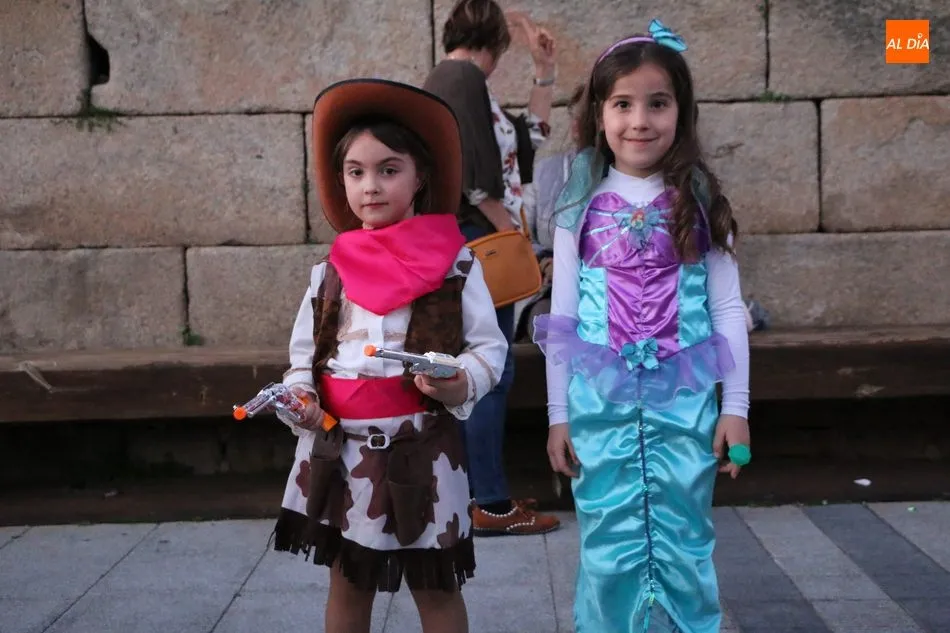 Foto 8 - Bonito desfile infantil de disfraces en Vitigudino con mil y un personajes  