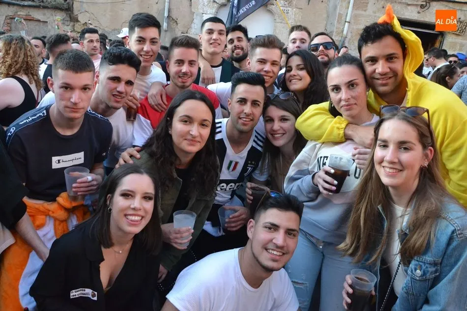 Foto 6 - Ambientazo en La Colada con la fiesta callejera promovida por el Pub N&ordm;18  
