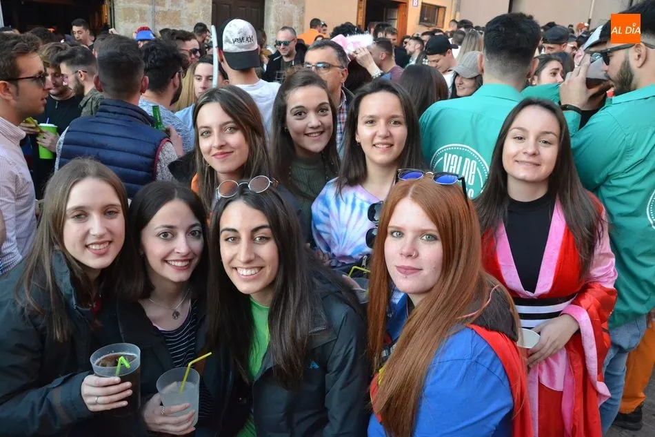 Foto 5 - Ambientazo en La Colada con la fiesta callejera promovida por el Pub N&ordm;18  