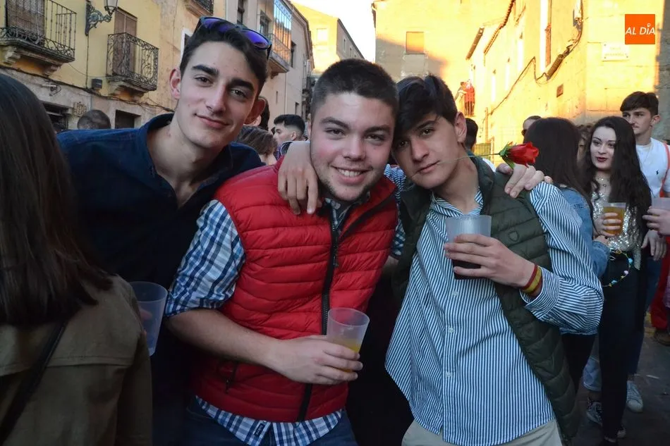 Foto 11 - Ambientazo en La Colada con la fiesta callejera promovida por el Pub N&ordm;18  