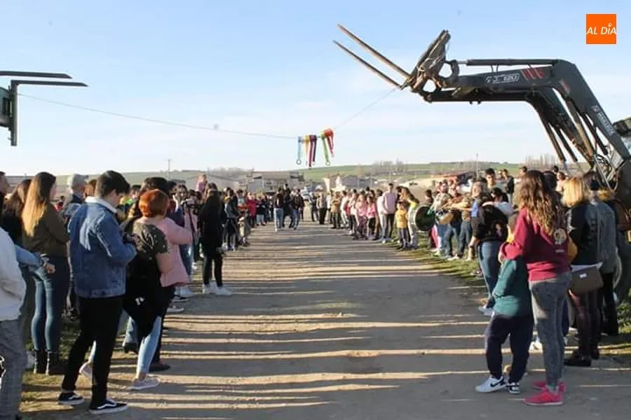 Foto 2 - Buen ambiente y diversi&oacute;n en Villoruela con los carnavales y los quintos