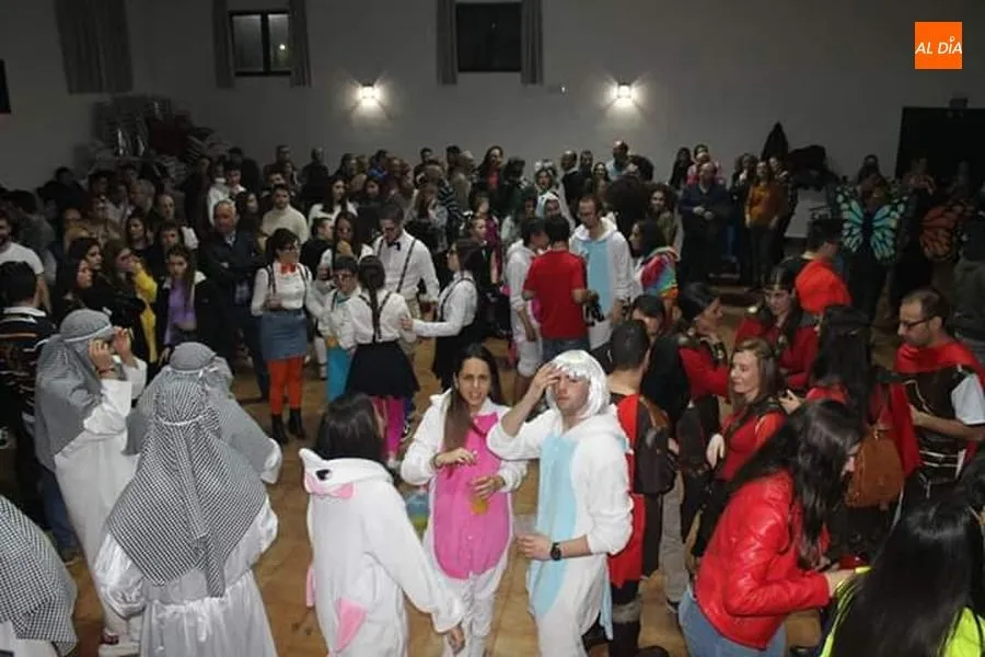 Foto 6 - Buen ambiente y diversi&oacute;n en Villoruela con los carnavales y los quintos