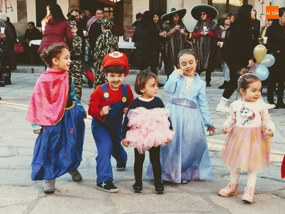 Foto 5 - En Villavieja permanecen fieles a la celebraci&oacute;n del Carnaval  