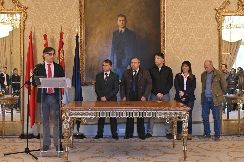 Foto 7 - Carbayo recibe a los campeones salmantinos de Kickboxing y les invita a ser embajadores de la...