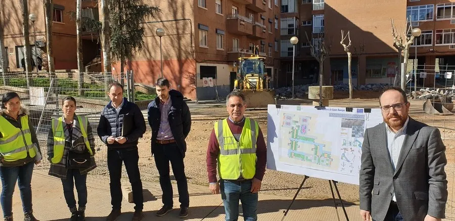 El concejal de Fomento, Daniel Llanos, visita el inicio de las obras de reforma de la Plaza de Extremadura dentro de la EDUSI Tormes+