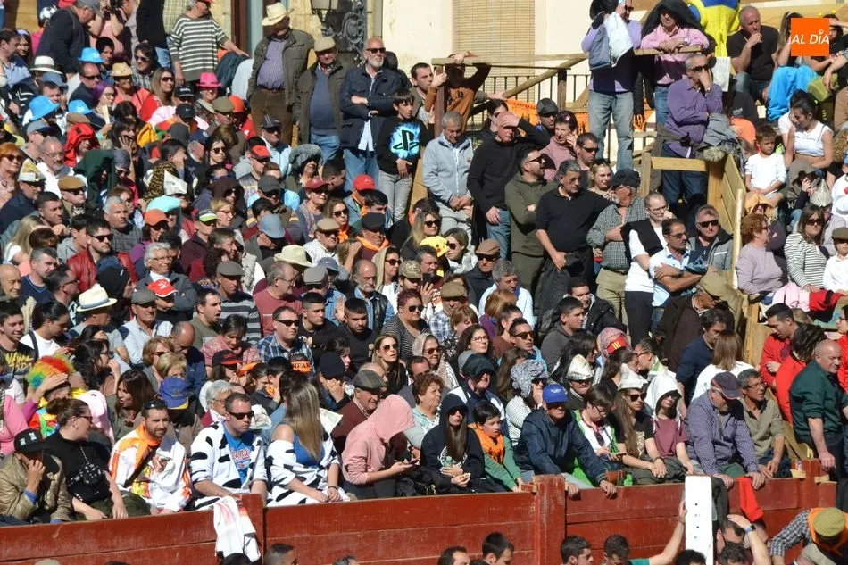 Foto 5 - Un buen encierro de los S&aacute;nchez Herrero da paso a una capea que tuvo de todo, incluido un gran...